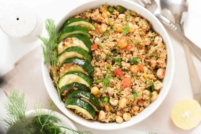 Quinoa with zucchini