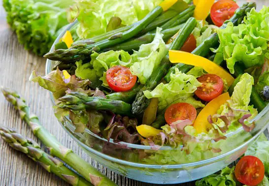 Salad with asparagus