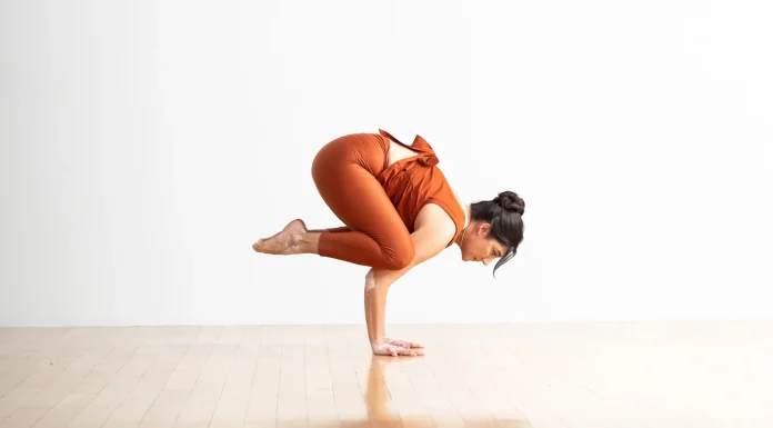 Balance Yoga Poses: Crow Pose | Crane Pose
