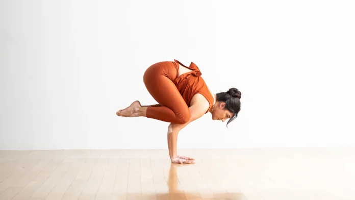 Balance Yoga Poses: Crow Pose | Crane Pose